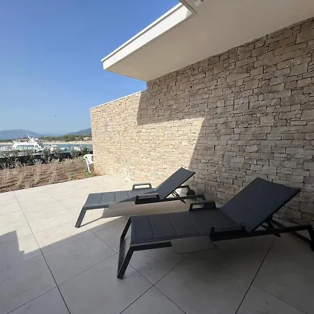 Rare T2 New, Waterfront