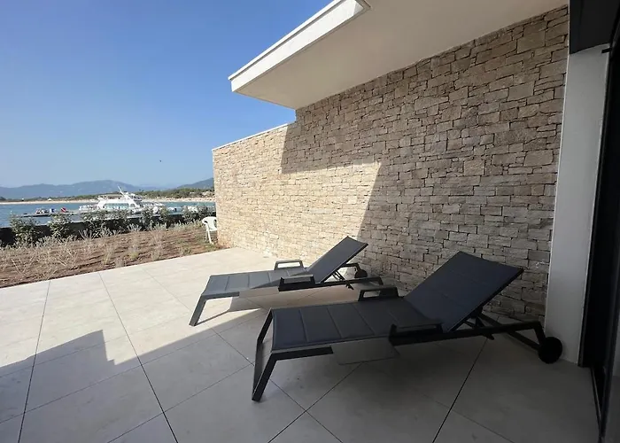 Rare T2 New, Waterfront